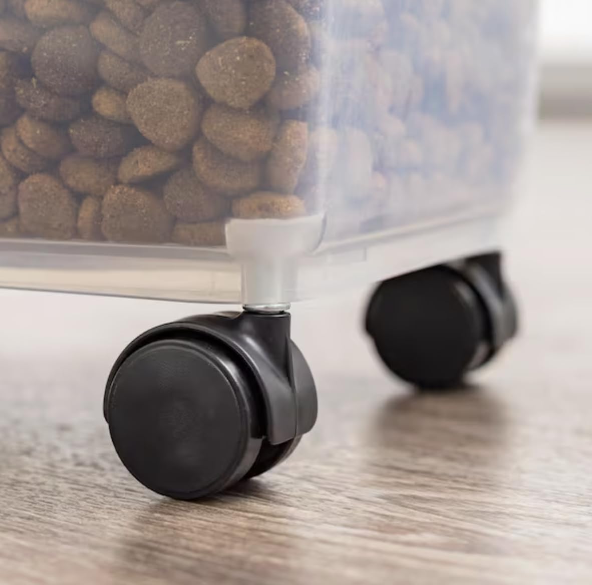 Airtight Pet Food Storage Combo with Scoop P404