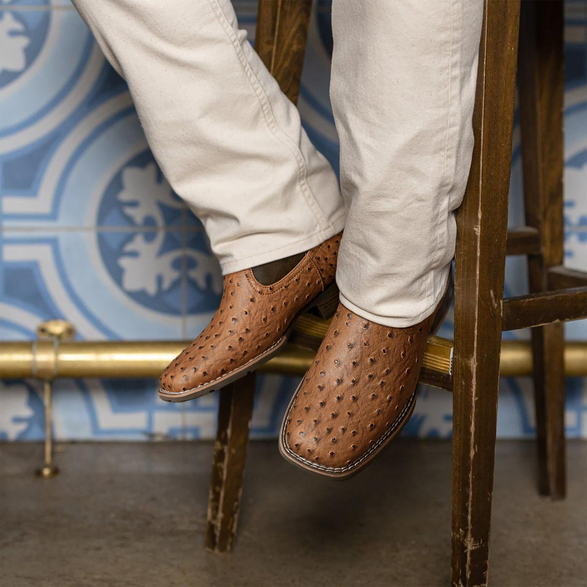 Cowboy Boots for Men with Embroidered Square Toe E1133